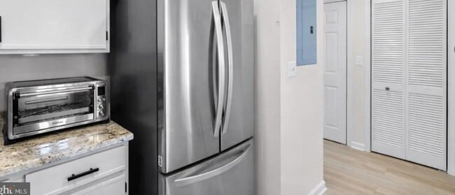 Photo - 24 Courthouse Sq