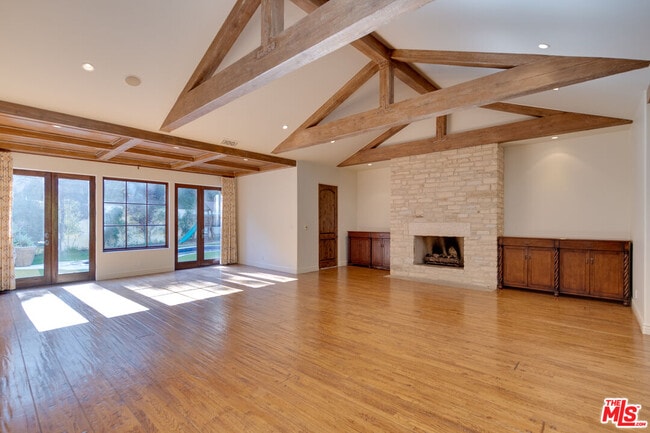 Foto del edificio - 9530 Hidden Valley Rd