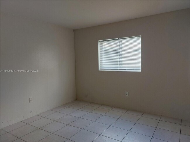 Foto del edificio - 5801 NE 18th Ave