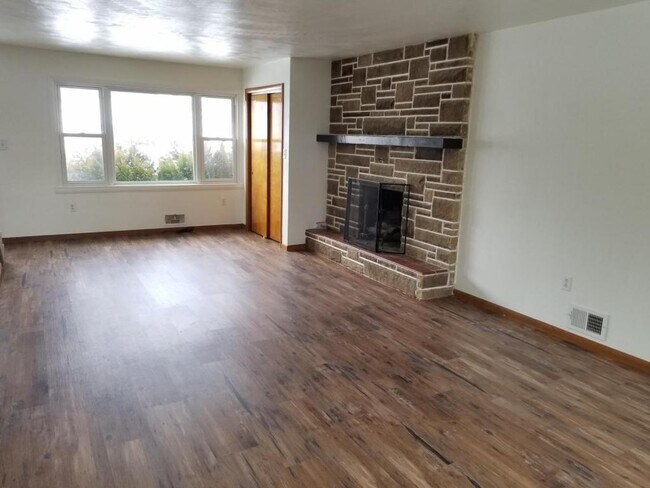 Foto del edificio - 304 Beech Spring St
