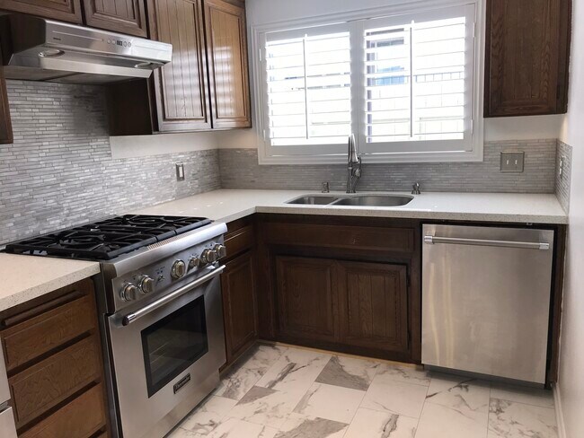 Kitchen - 12616 Pacific Ave