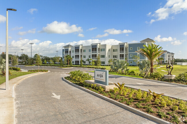 Building Photo - Aviva Port St. Lucie