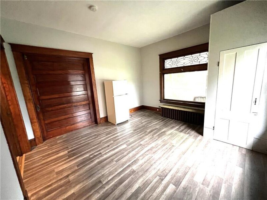 145 Euclid Ave Unit 1, Sharon, PA 16146 Condo for Rent in Sharon, PA