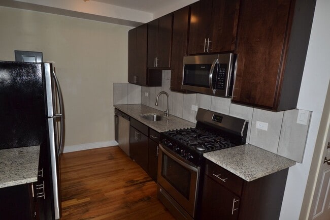Foto del edificio - 3356 W Montrose Ave