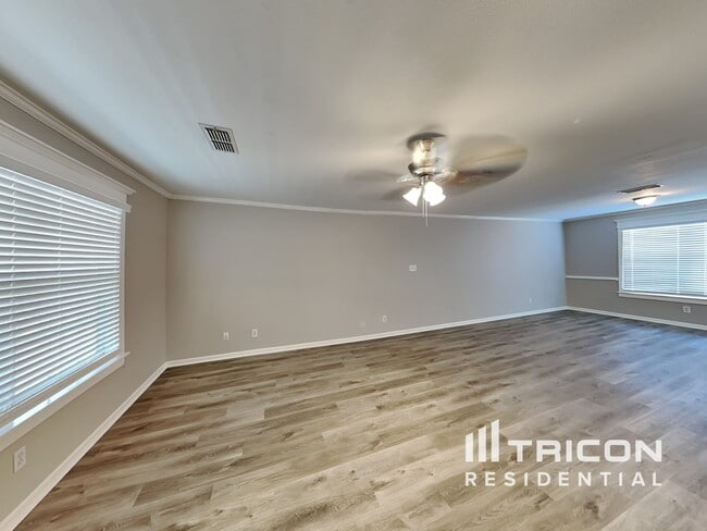 Building Photo - 1575 Wildflower Dr