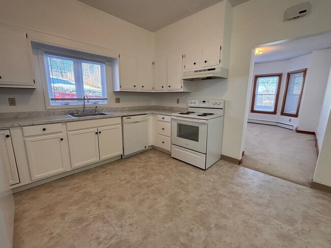 Building Photo - 5 Spruce St