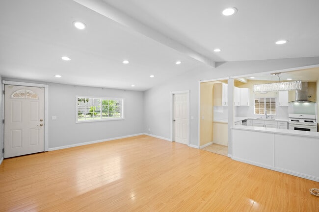 Building Photo - 10617 Wilsey Ave