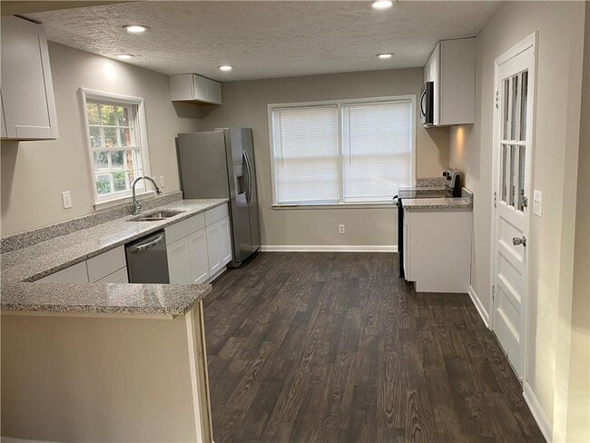 Building Photo - 2057 Willamette Way