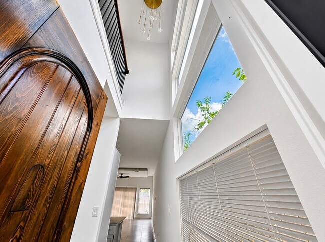 Foto del edificio - 7938 Angus St