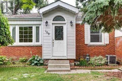 Building Photo - 109 Poyntz Ave