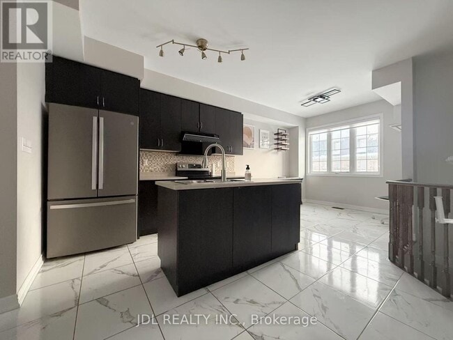 Photo du bâtiment - 1374 Granrock Crescent