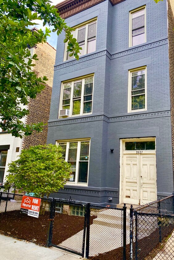 Primary Photo - 2027 N Sheffield Ave