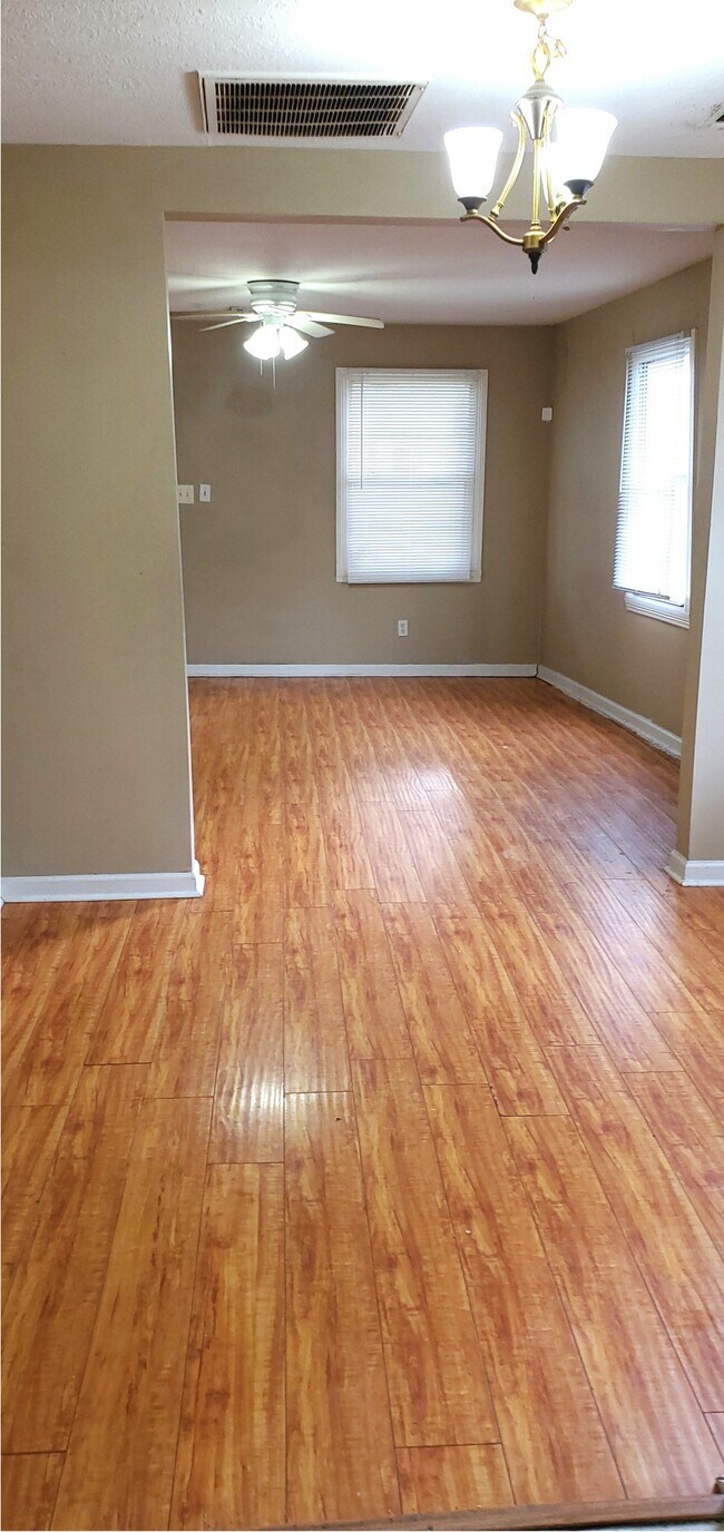 Foto del edificio - 4515 White Rock St