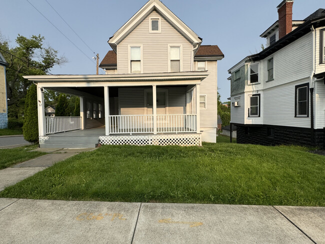 Building Photo - 12 S Wade Ave