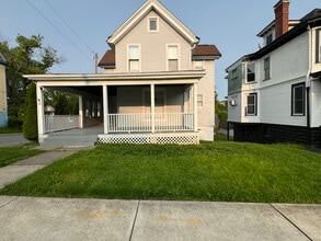 Building Photo - 12 S Wade Ave