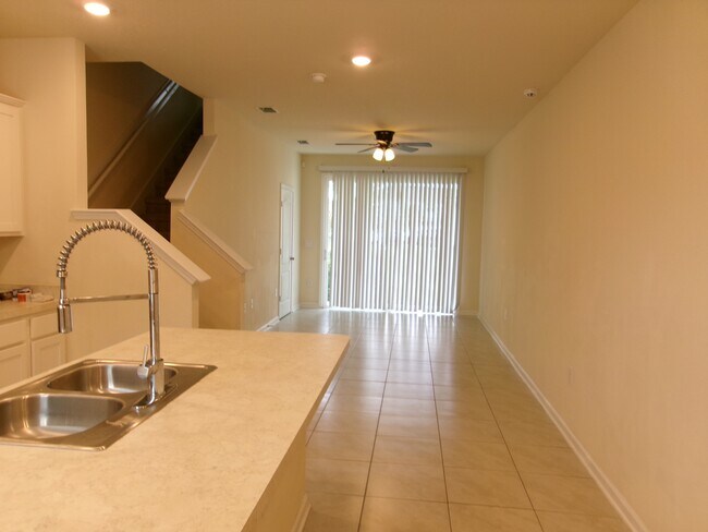Foto del edificio - 508 Running Wds St