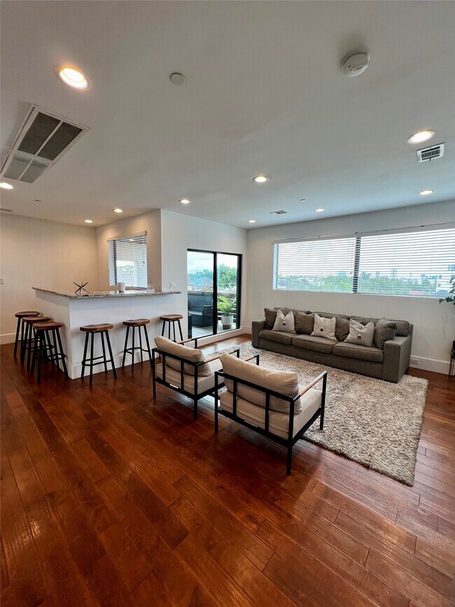 Foto del edificio - 3218 Crawford St