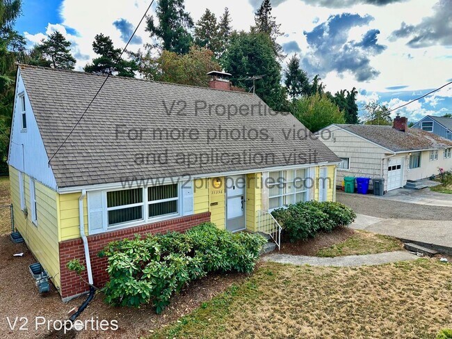Building Photo - 3 br, 1.5 bath House - 11356 NE Glisan St