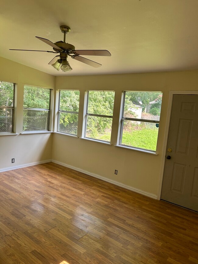 Foto del edificio - 2532 W Easton Pl