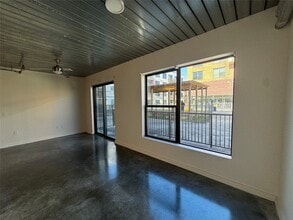Building Photo - 3550 Main St