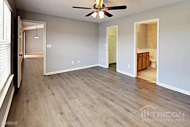 Foto del edificio - 206 Water Ridge Ave