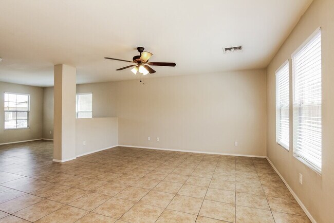 Foto del edificio - 3117 W T Ryan Ln