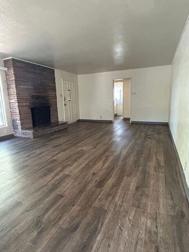 Foto del edificio - 1020 Warner St