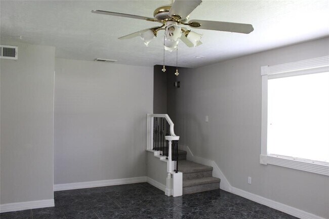 Building Photo - 7126 Vandeman St