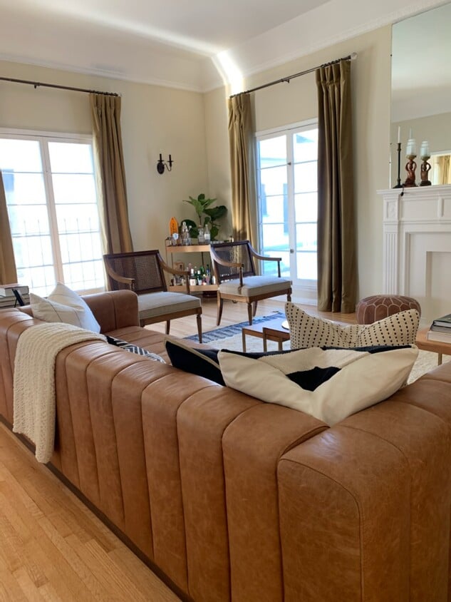 Living room - 1222 S La Jolla Ave