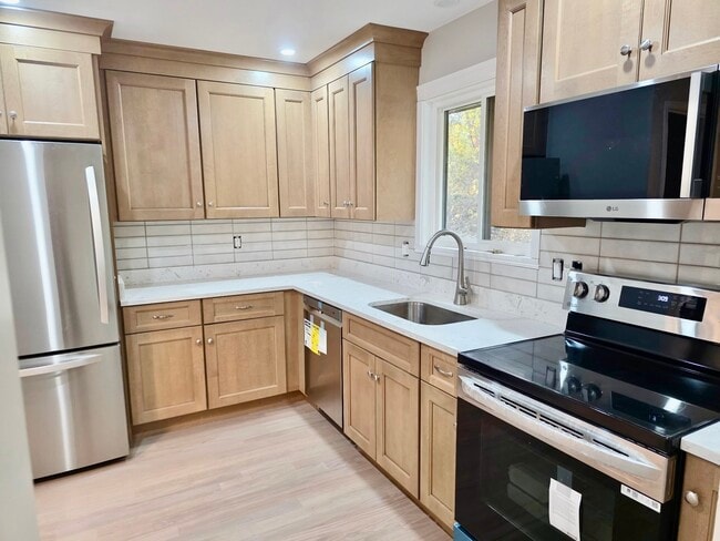 Building Photo - 69 Homestead Ln