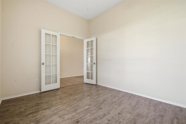 Foto del edificio - 224 Poplarwood Dr