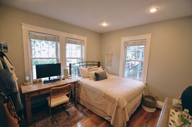 Foto del edificio - Beautiful 2 Bed near Dorchester Center!