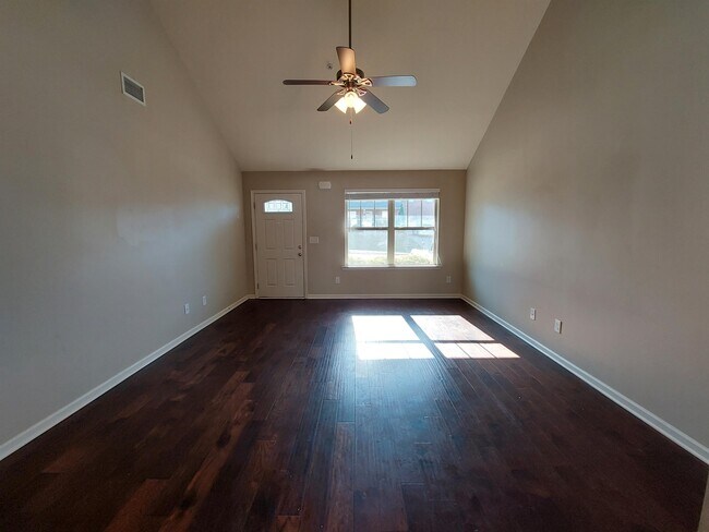 Building Photo - 3013 Joseph Dr