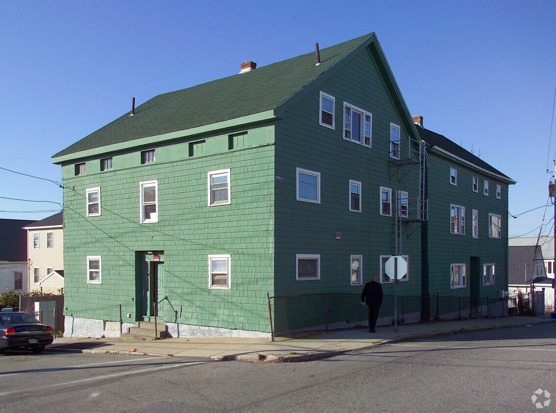 Primary Photo - 399 Bank St