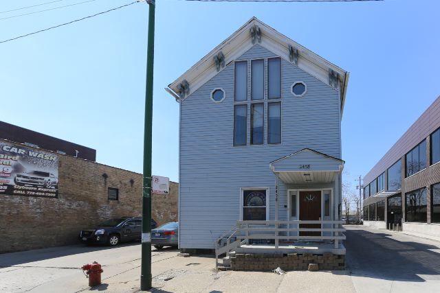 Foto principal - 2456 N Clybourn Ave