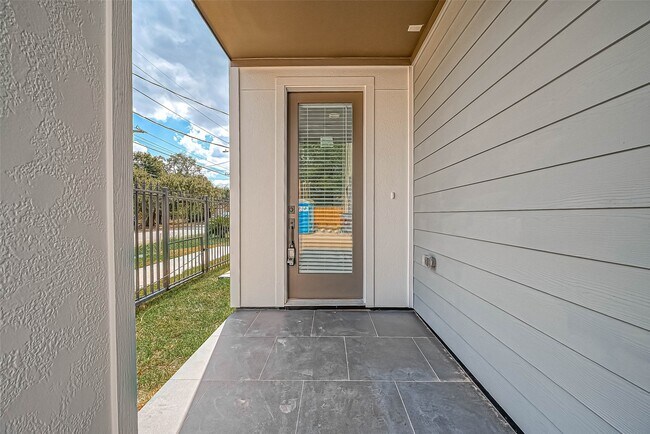 Foto del edificio - 3038 Live Oak St