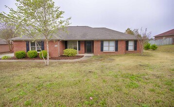 Building Photo - 123 Bordeaux Ln