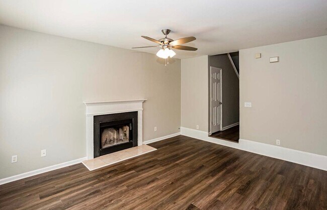 Foto del edificio - 8620 Berrybrook Ln
