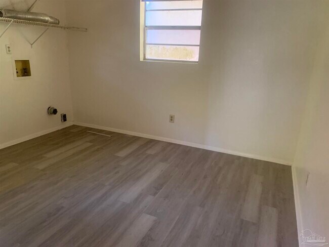Foto del edificio - 3204 E Gonzalez St
