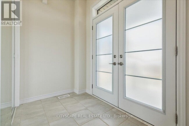 Building Photo - 50 Whithorn Cres