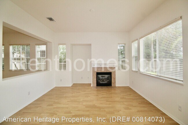 Building Photo - 3 br, 2.5 bath House - 11654 Miro Circle
