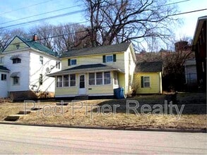 Building Photo - 808 3rd St