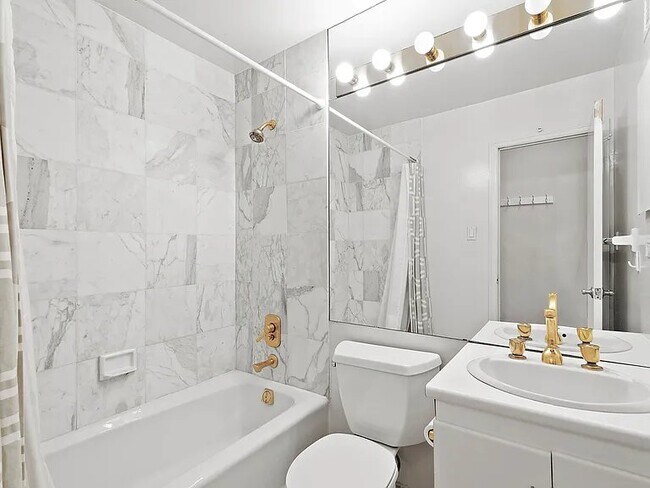 Foto del edificio - 222 W 14th St