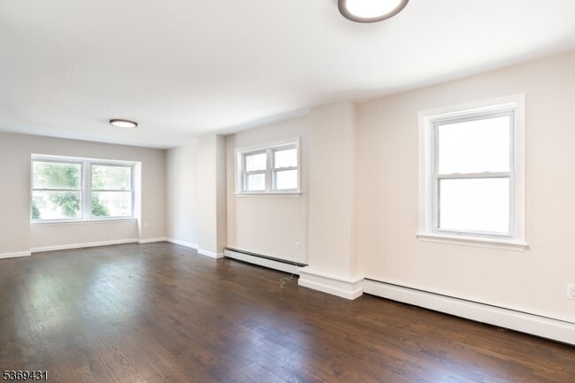 Building Photo - 285 Orchard Terrace