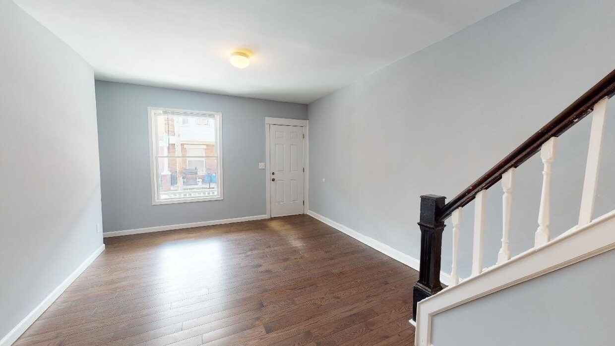 Primary Photo - 1249 S Greylock St