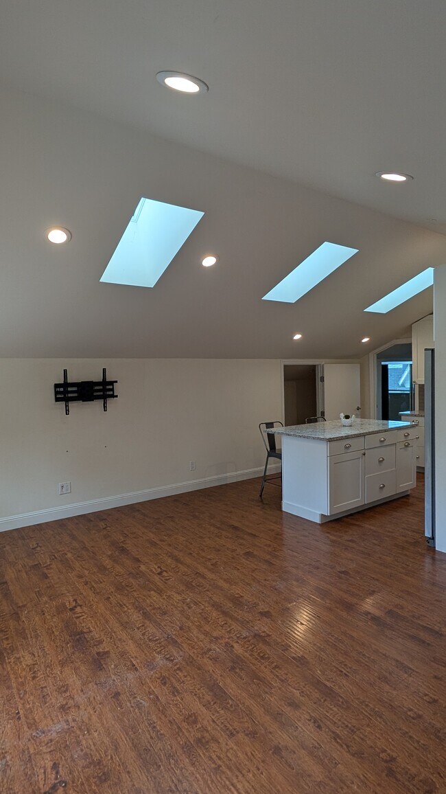 Foto del edificio - 15119 Grove St