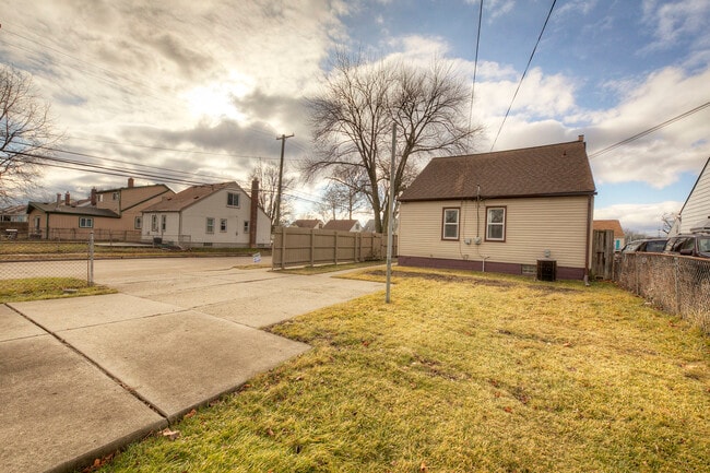 Building Photo - 5808 Gilman St