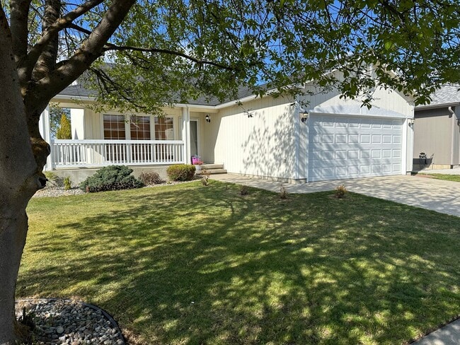 Building Photo - 1517 E Calkins Dr