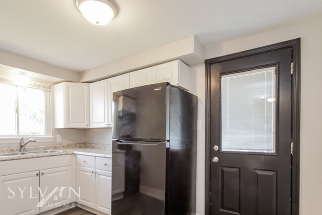 Building Photo - Cute 3BR 2BA Home