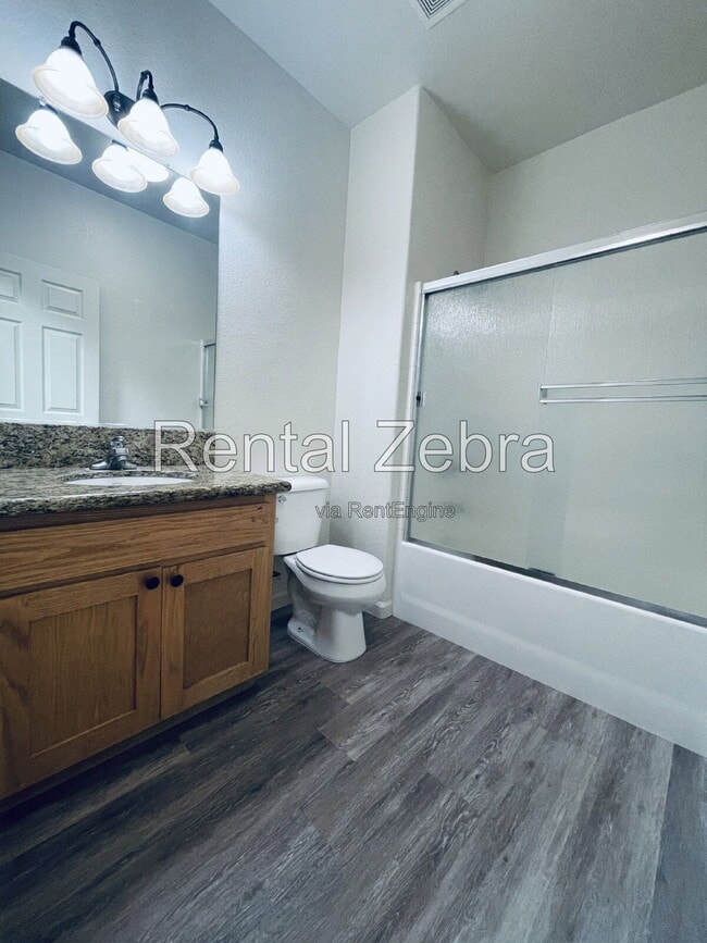 Foto del edificio - 720 W 18th St
